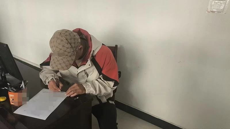 新疆霍城县人民法院：朋友欠款5万“玩消失”，法庭一通电话当天化解