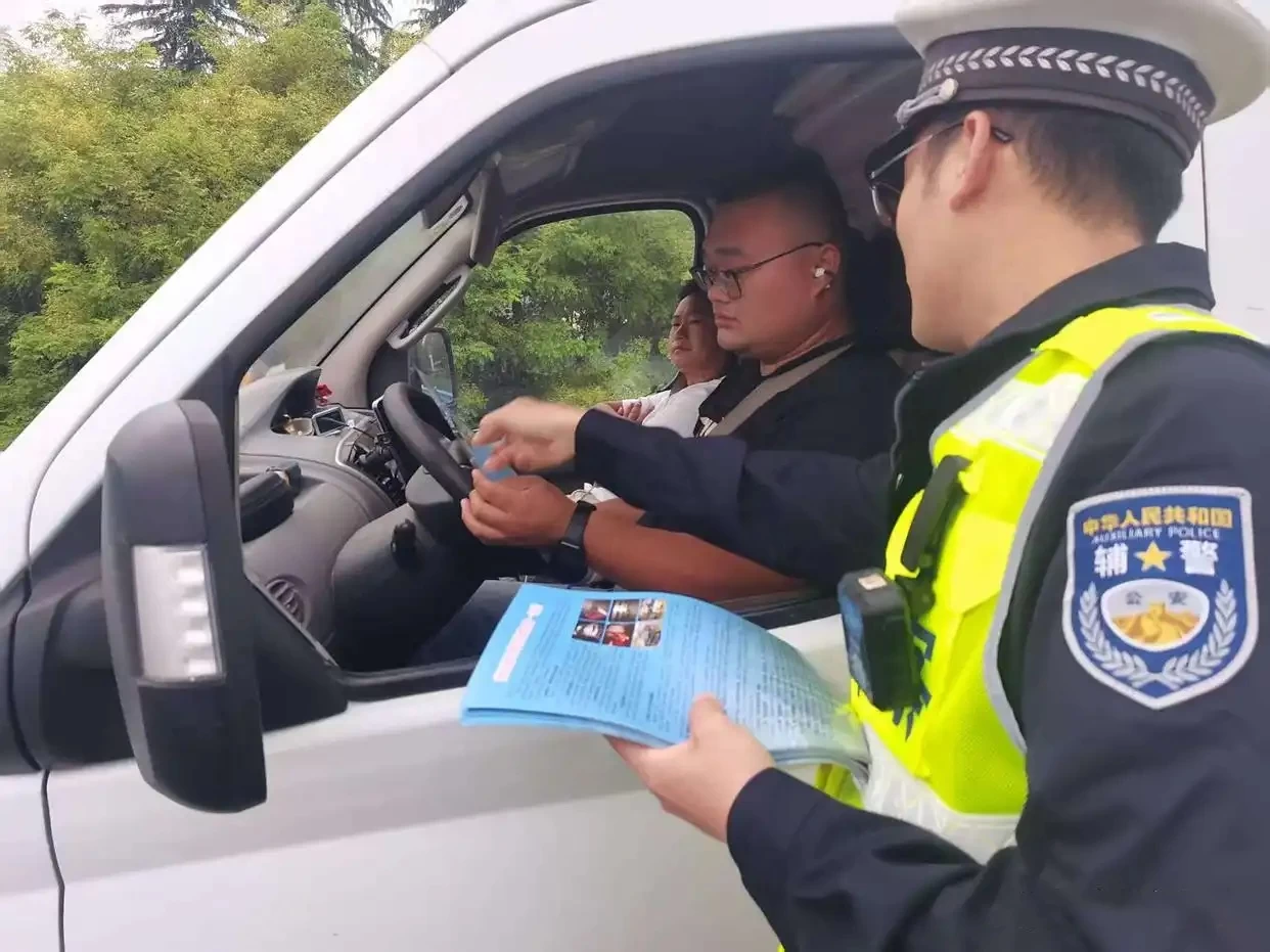 河南省商丘市公安局交警支队持续谱写“美丽乡村行”交通安全“宣传曲”