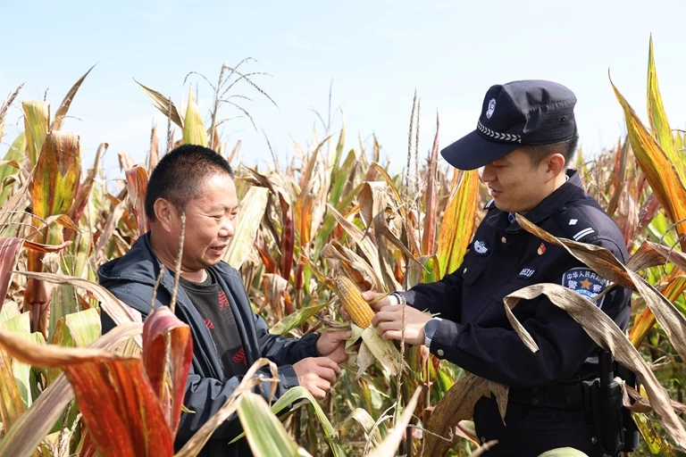 山西泽州公安深耕“秋收警务” ，守望平安“丰”景