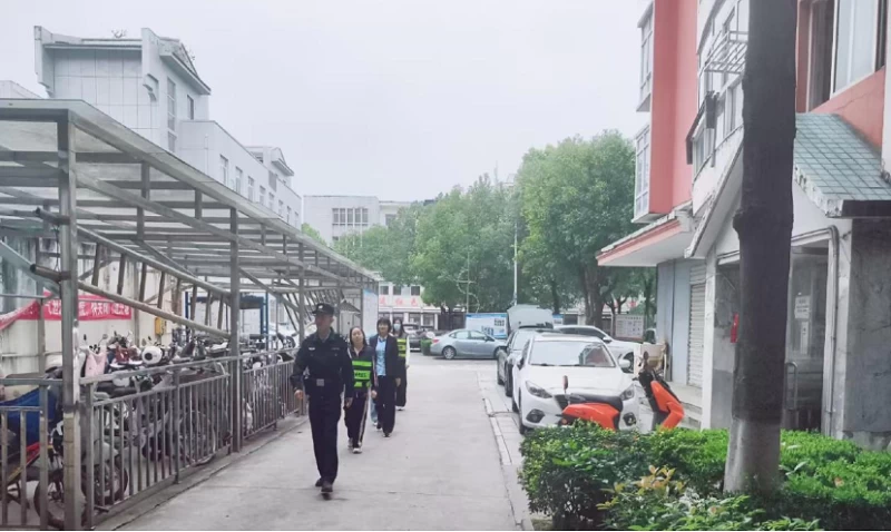湖北省荆州区东城街道草市社区：昼夜巡逻，守护平安不打烊