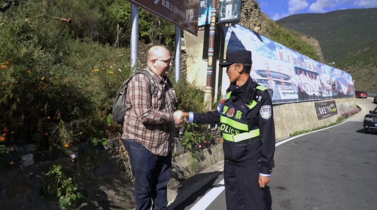 翁扎：“双语”政委，高原净土上的忠诚卫士