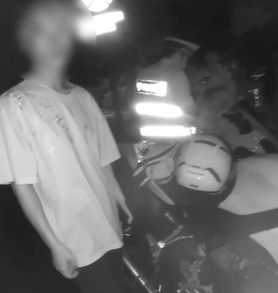改装摩托车深夜“炸街” 成都交警重拳出击司机被7日拘留