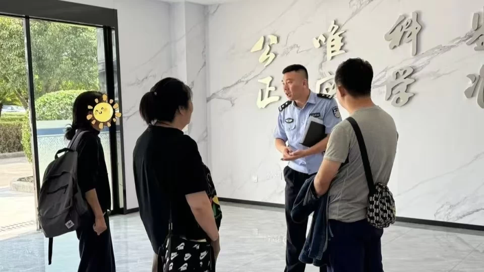 “那个被我投诉的警察，救了我全家!”