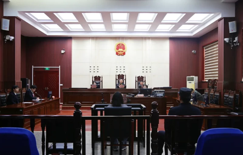 湖北江陵法院开展职务犯罪庭审旁听警示教育活动