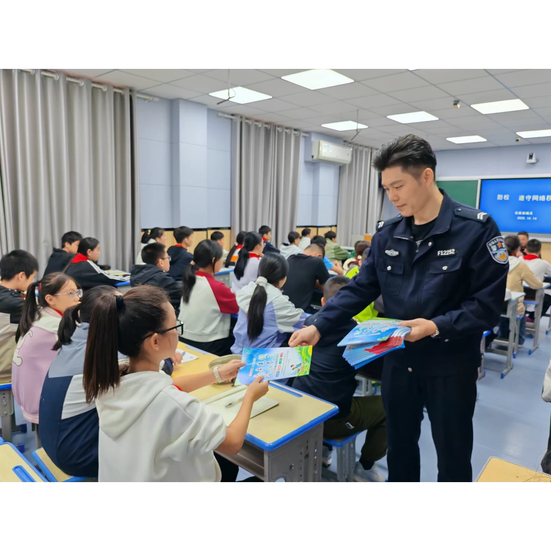 陕西石泉县：法治副校长护航学子平安成长