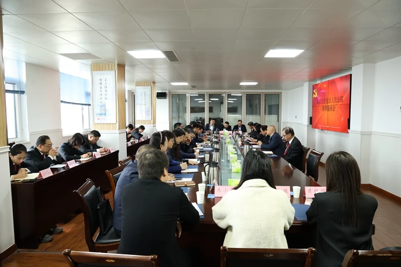 共商 共建 共促——河南省南阳市卧龙区法院召开律师座谈会