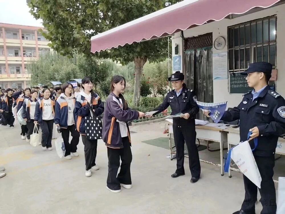 河南省商丘市公安局梁园分局李庄派出所：法治宣讲进校园 反诈护航青春路