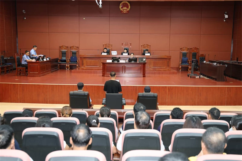 海南东方法院开展职务犯罪庭审旁听活动