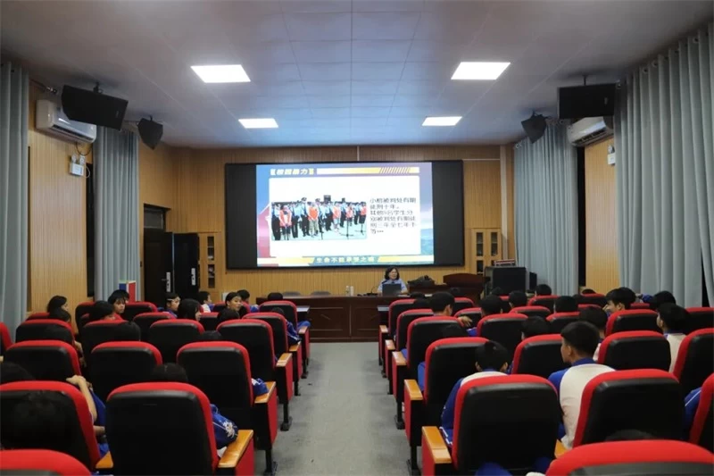 海南省五指山市检察院开展“法治进校园”活动