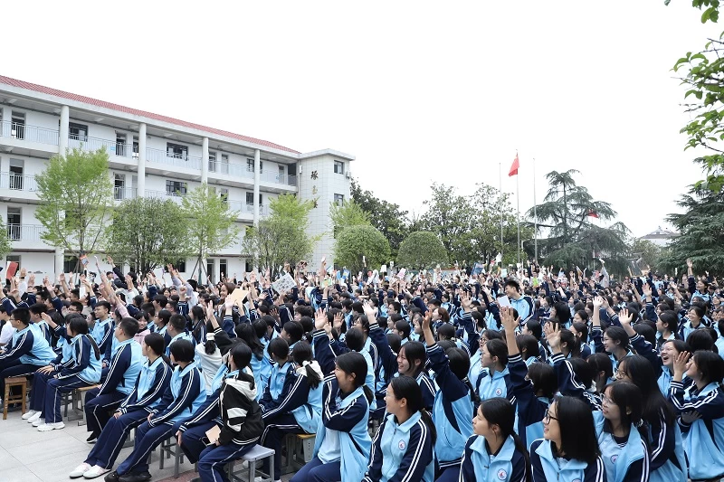 湖北省松滋市人民法院：走进贺炳炎中学，为青春撑起“法律保护伞”