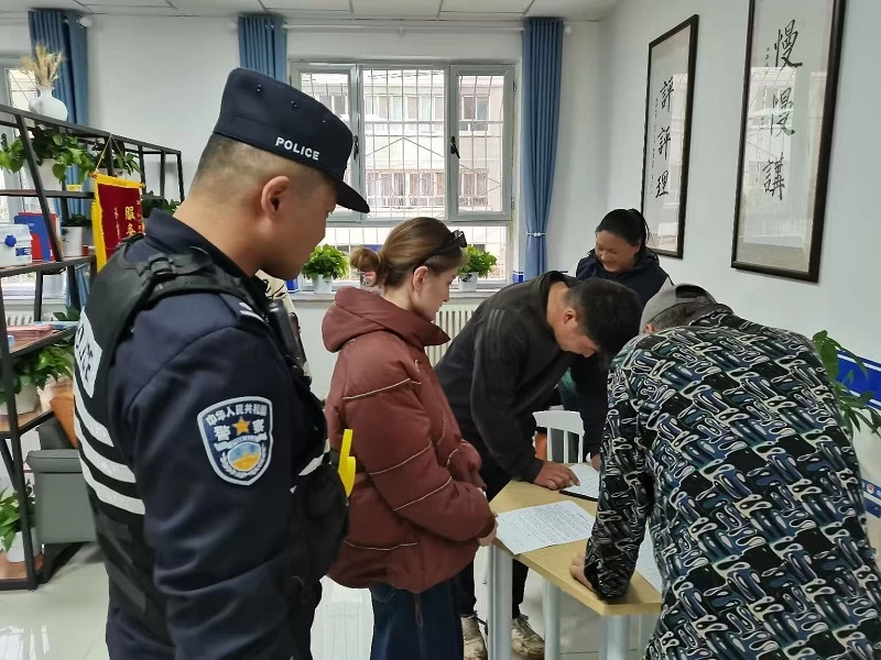 新疆伊犁边境管理支队可克达拉边境派出所：羊群丢失引纠纷，情法共融促和谐