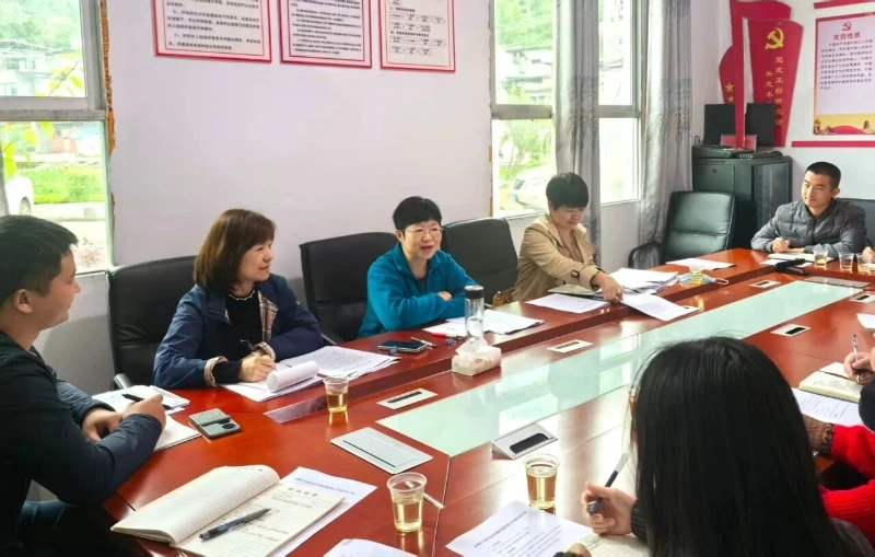 贵州省司法厅党委书记、厅长余敏到沿河县调研驻村帮扶工作