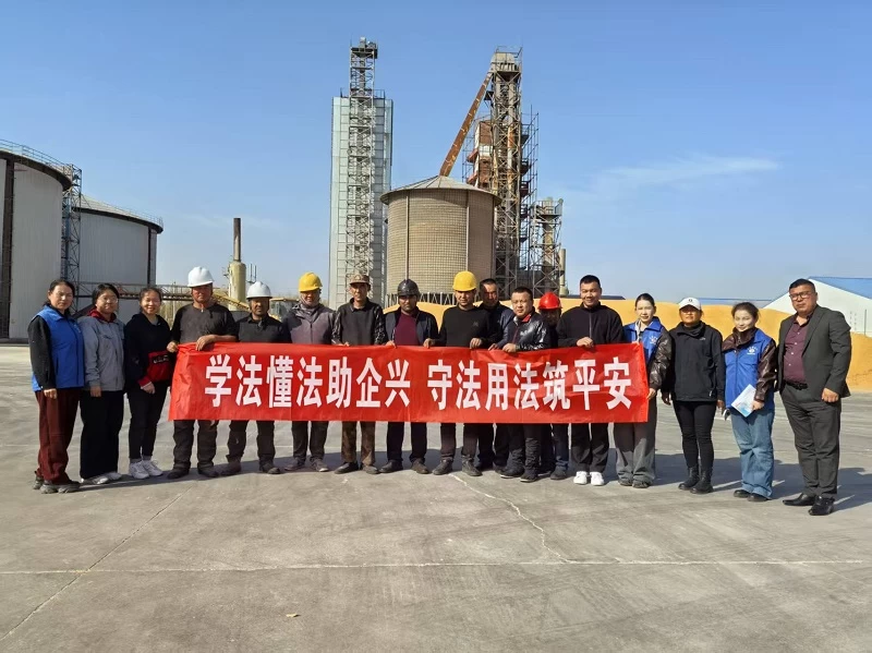 新疆巩留县阿尕尔森镇：“法律明白人”一线送服务 精准普法护航企业用工旺季