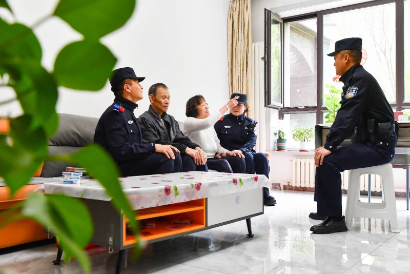 黑龙江省哈尔滨市公安局松北分局：重阳反诈暖人心 守护银龄“钱袋子”