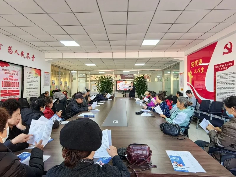 法治护航夕阳红 守护老年人合法权益——满洲里市人民检察院开展“敬老月”宣传活动