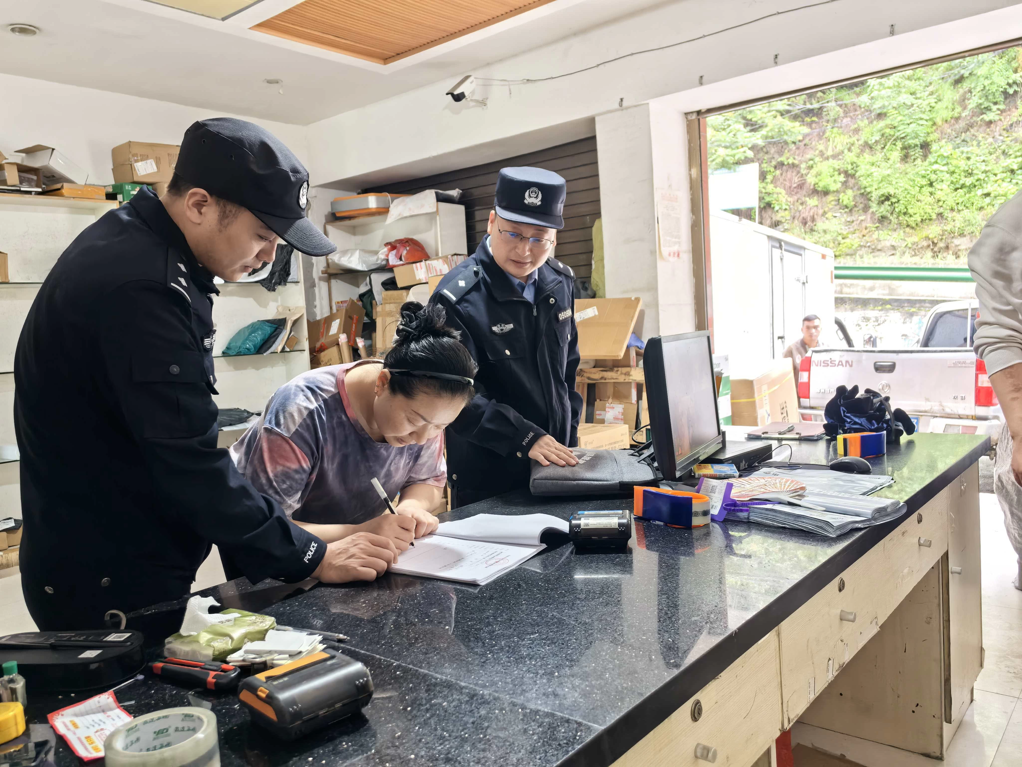 陕西旬阳神河派出所：筑牢防护网，冬寒守平安