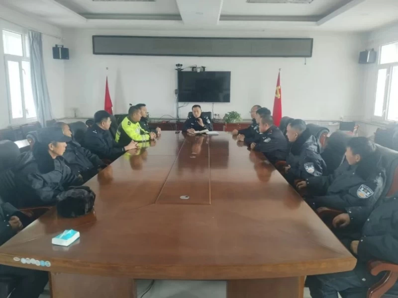 黑龙江省黑河市嫩江市公安局白云派出所召开村警务助理工作会议