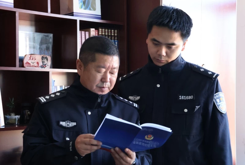 黑龙江省林区公安局穆棱分局交警大队聚焦政治引领与实战技能培训 双轮驱动队伍素质全面提升