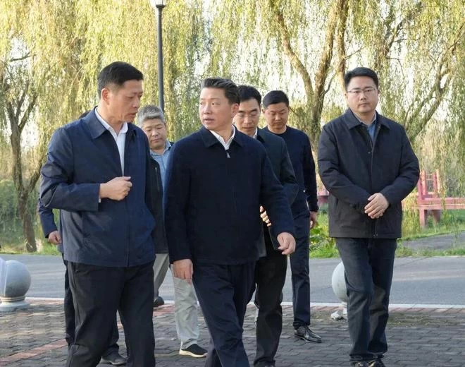 湖南省生态环境厅党组书记廖良辉赴常德市安乡县珊珀湖调研突出生态环境问题整改工作