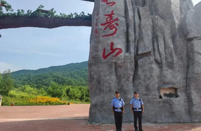 黑龙江省冰城公安：薪火传初心 警徽护乡村