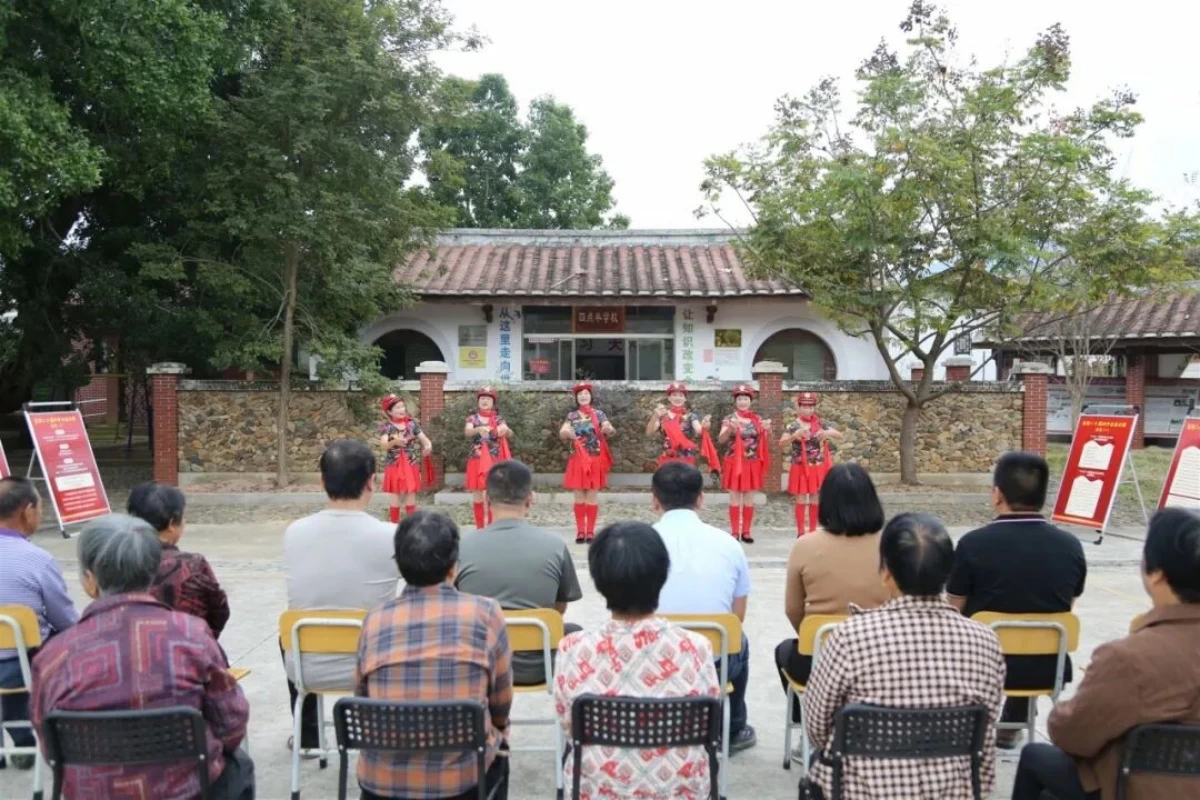 福建省漳州市南靖县龙山镇“东溪谣宣讲队”：乡音传党音 宣讲润民心