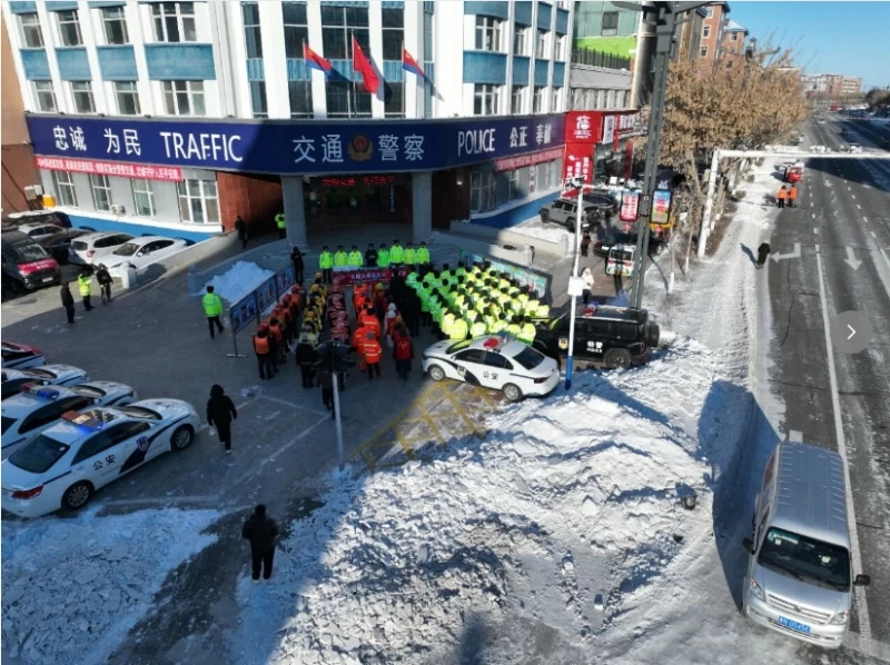 黑龙江省黑河市嫩江市公安局反恐与交巡特警大队开展第十四个122“全国交通安全日”主题宣传活动