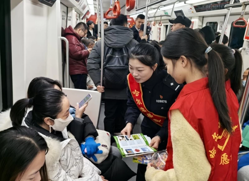 共筑禁毒防线 守护万家安宁——黑龙江省冰城公安全域发力织密禁毒宣传网