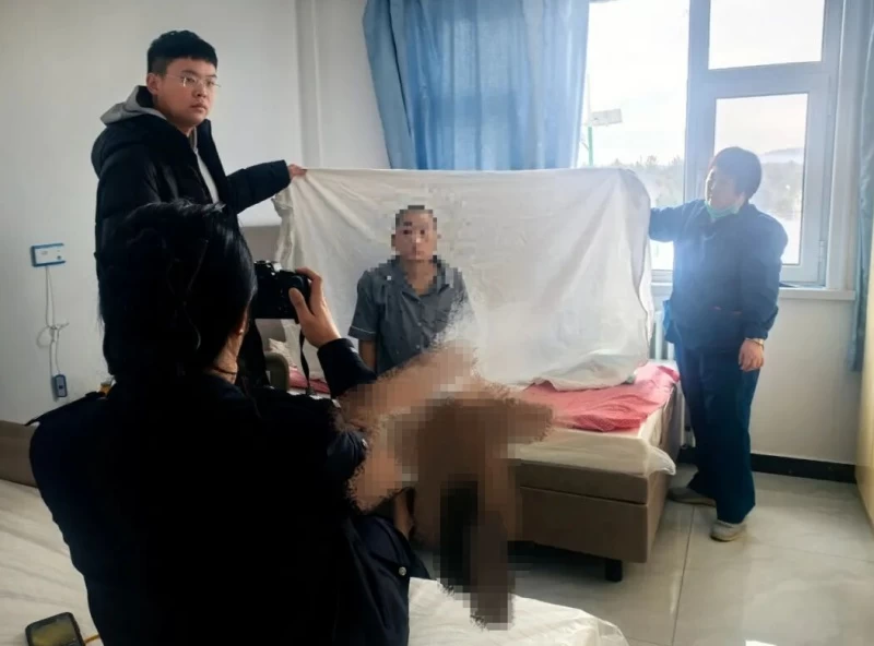 黑龙江省大兴安岭松岭区公安局小扬气镇派出所：“一窗通办”服务送到家