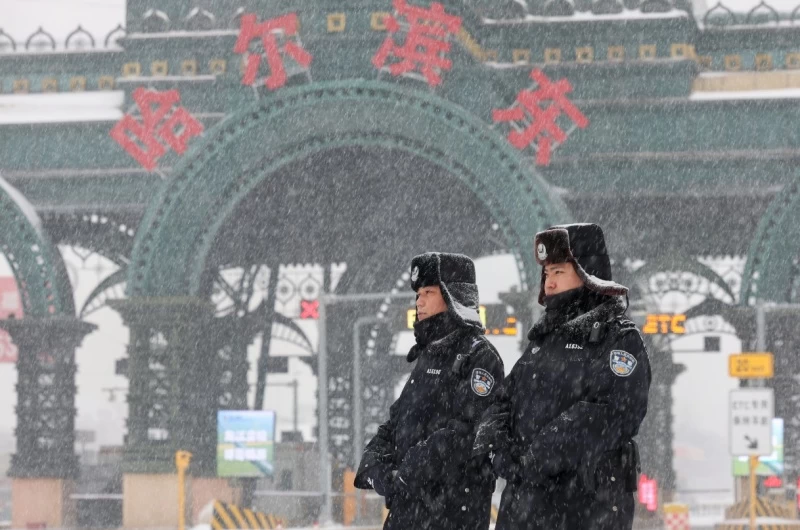 黑龙江省哈尔滨市道外公安以雪为令 热血忠诚护平安