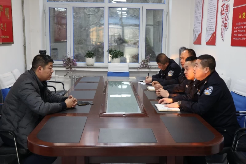 黑龙江省林区公安局穆棱分局交警大队约谈木材运输企业，拧紧源头管控“安全阀”