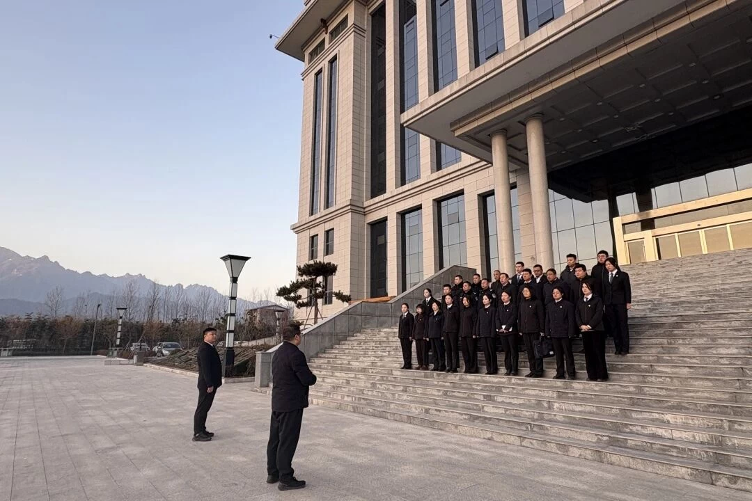 河南栾川：年末攻坚，致敬奔跑在正义路上的他