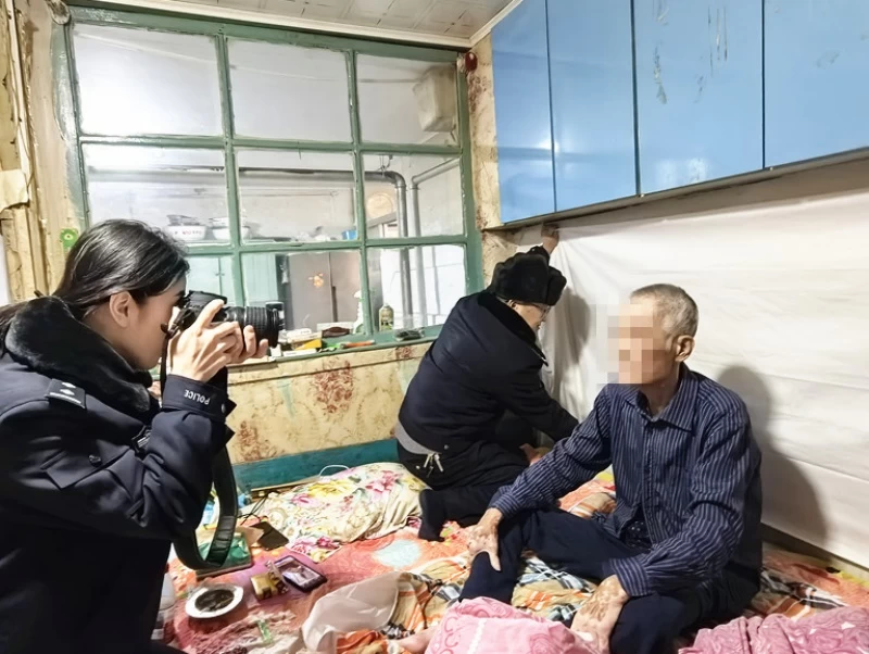 黑龙江省大兴安岭公安局十八站分局：窗口开到百姓家 民警上门解民忧