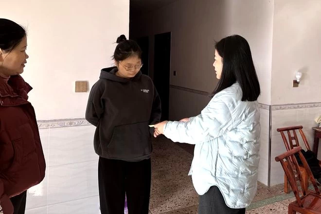 湖南省桃源县架桥镇团委开展 “关爱你我他 (她) 情暖千万家” 慰问活动