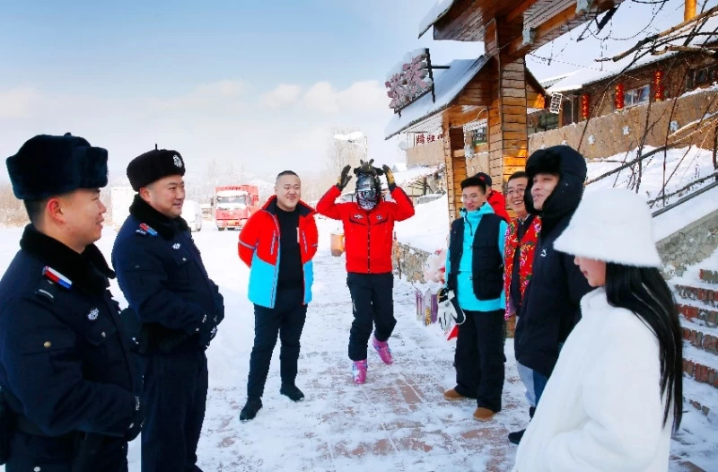 黑龙江省哈尔滨市公安局：“巡控+排查+服务”精准守护玉泉滑雪场冰雪盛宴