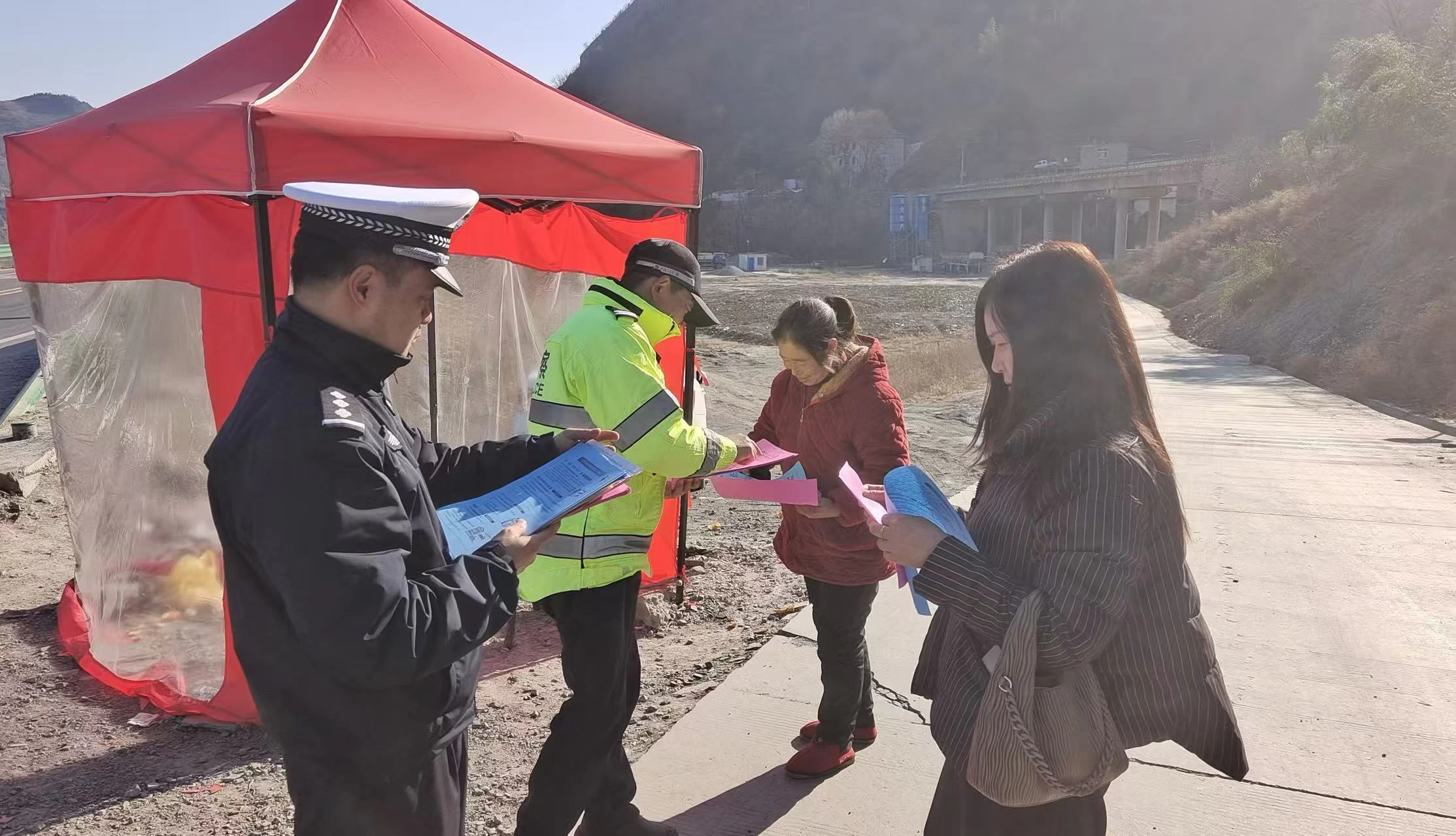 陕西旬阳段家河派出所积极开展“110宣传日”活动