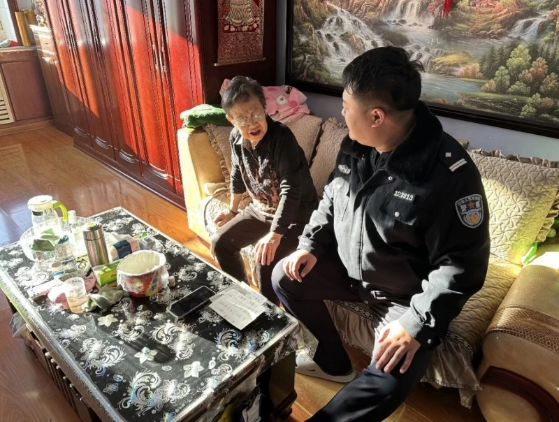 警旗映初心 平安护万家——黑龙江省绥化市海伦市公安局借警察节契机深化新时代“枫桥经验”实践