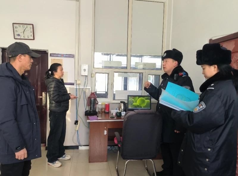 黑龙江省大兴安岭公安局十八站分局到医院开展安全检查