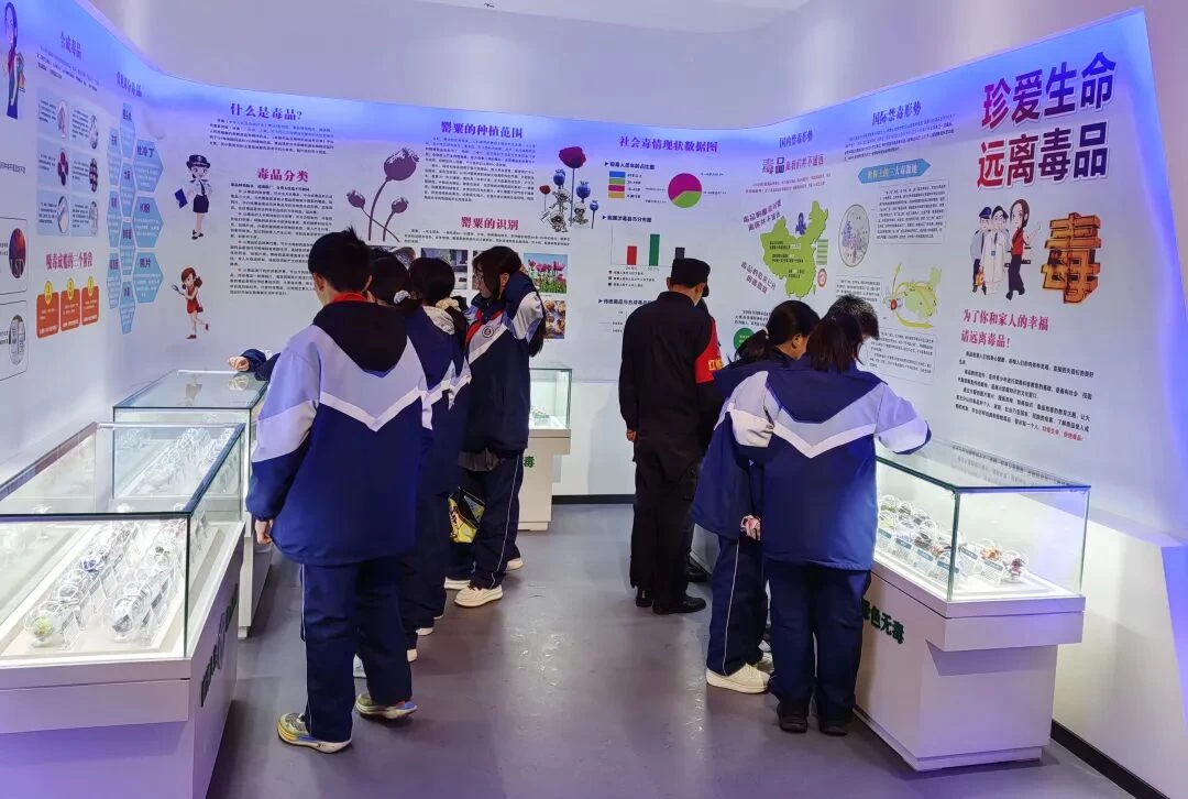 陕西汉滨江北派出所：警校携手开展未成年人法治宣传教育活动