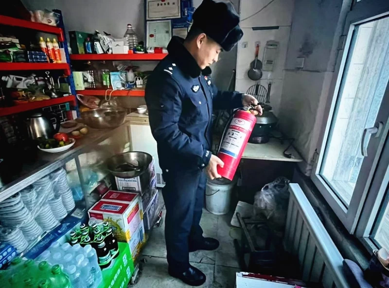 黑龙江省大兴安岭公安局十八站分局：以“警格+网格”积聚辖区“大平安”