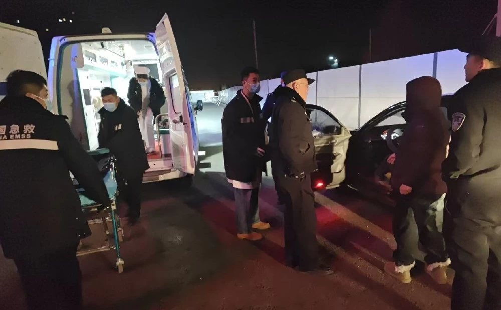 破窗救人！内蒙古赛罕民警一场与时间赛跑的紧急救援