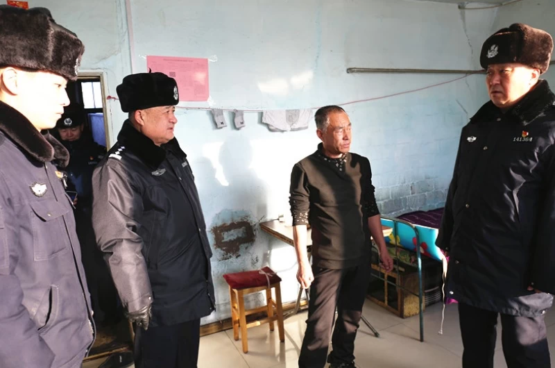 黑龙江省大兴安岭公安局十八站分局：民心在“敲门”中凝聚 基础在“走访”中筑牢