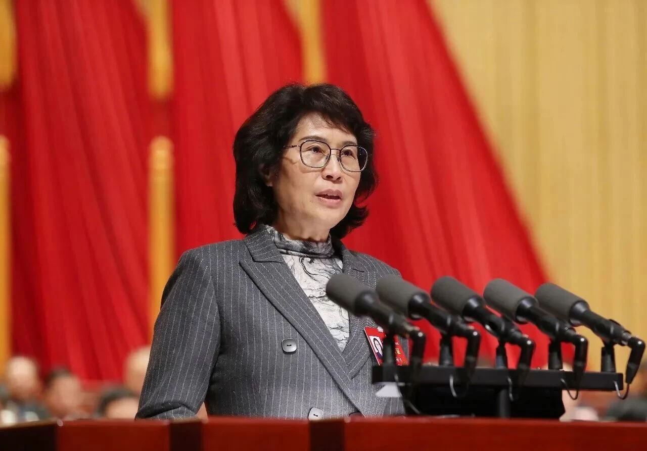 王燕飞在河南省政协十三届四次会议上作大会发言