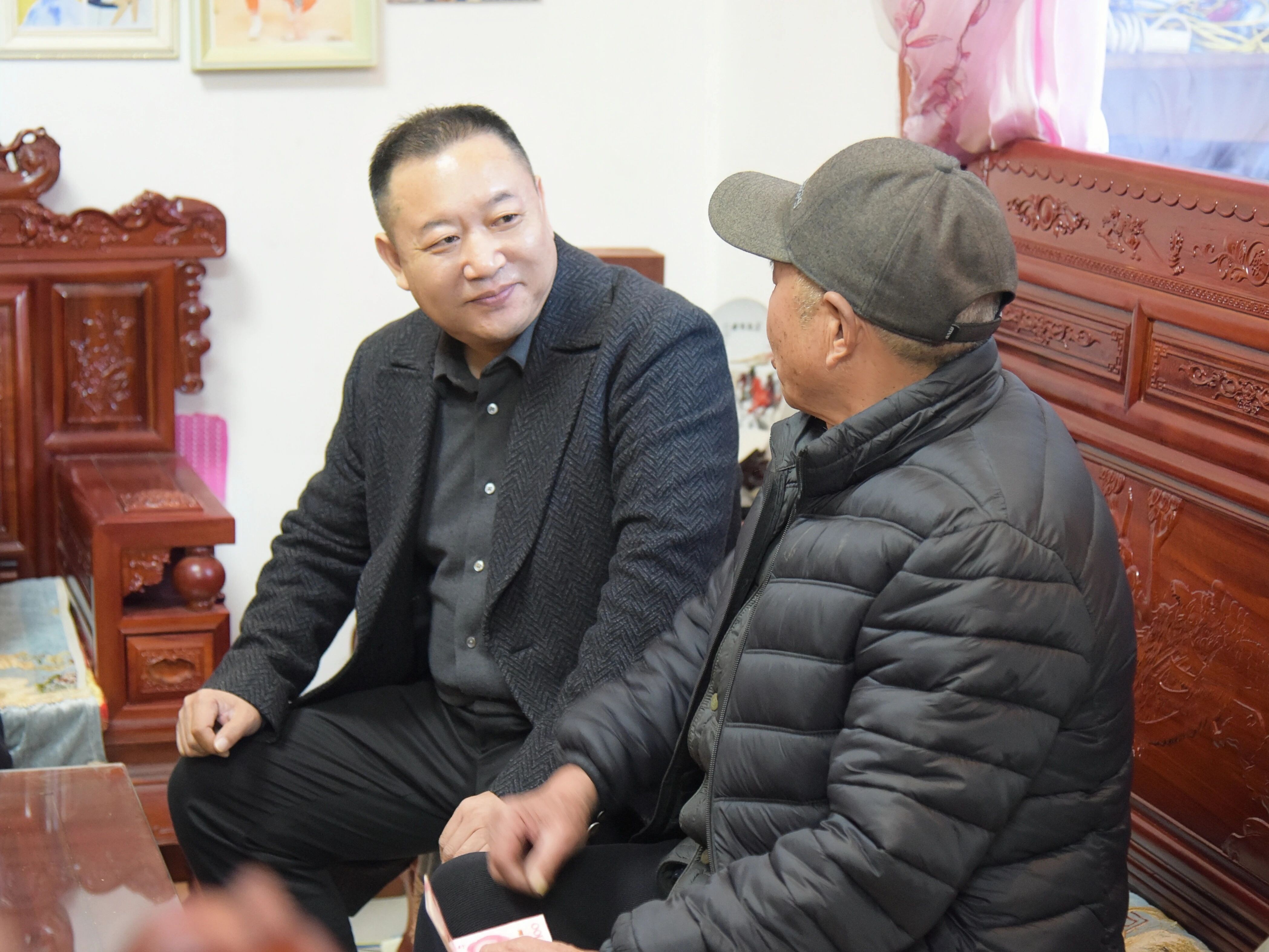 河南省汝阳县人民检察院开展春节前走访慰问退休老干部、城关镇老党员活动