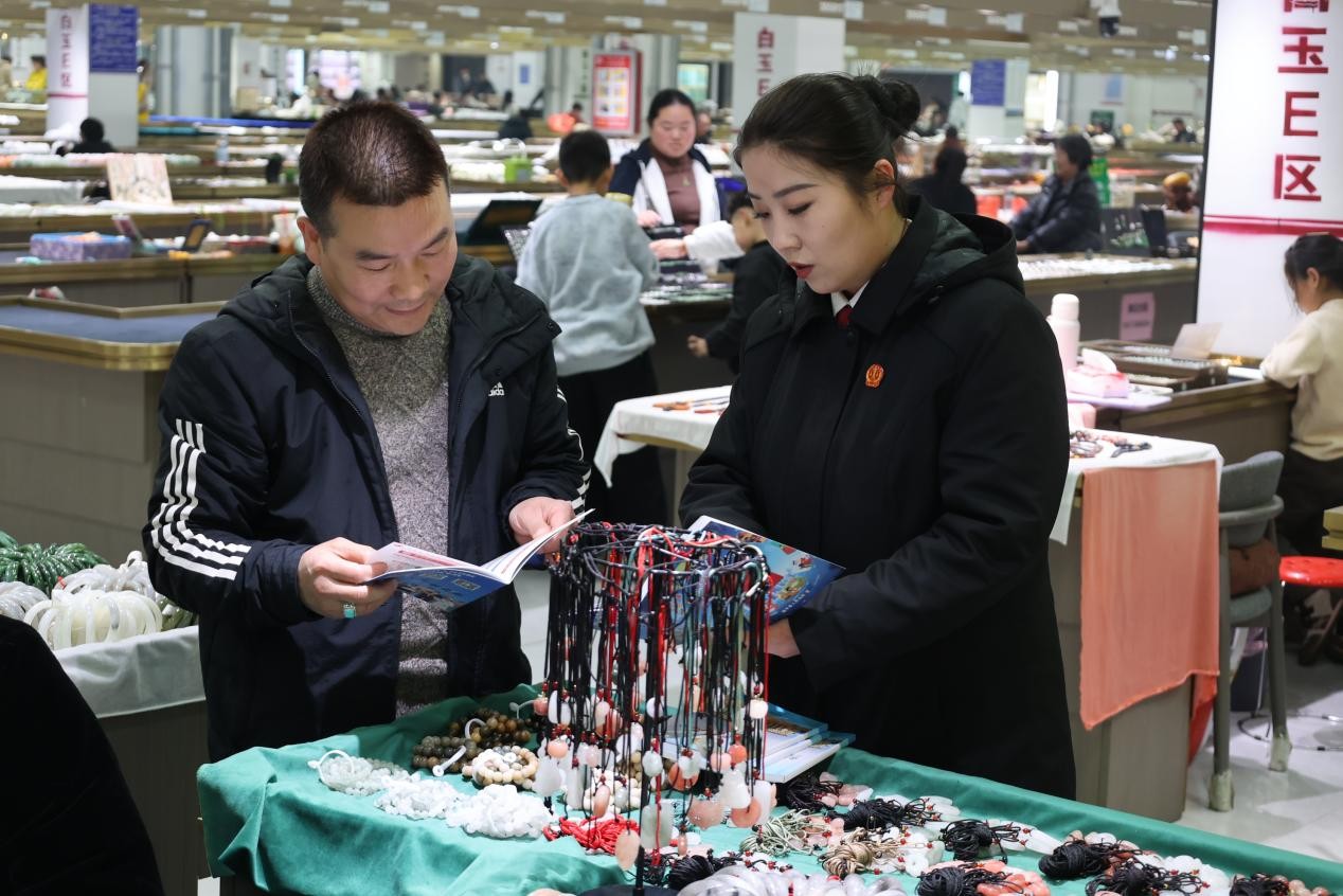 河南省南阳市镇平县人民法院：年味儿更浓 司法服务更贴心