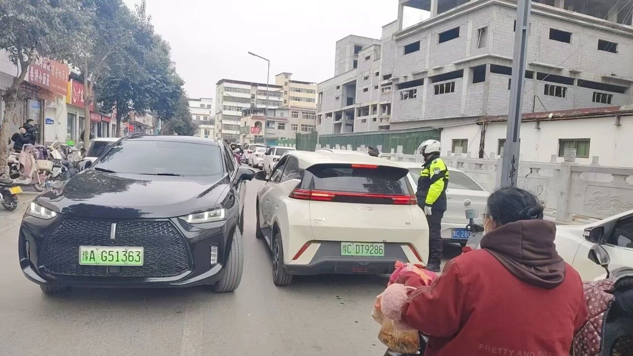 河南洛宁交管大队全力做好春节前夕道路交通管理工作