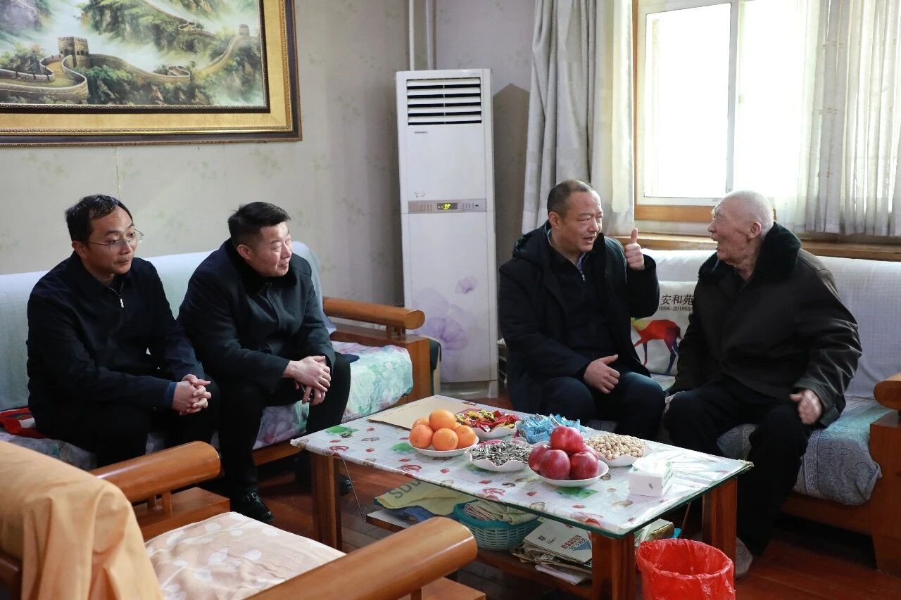 河南省三门峡市人民检察院开展2026年离退休干部春节走访慰问活动