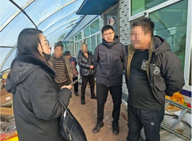 黑龙江省哈尔滨市依兰县法院：岁末执行暖民心 三面锦旗映初心