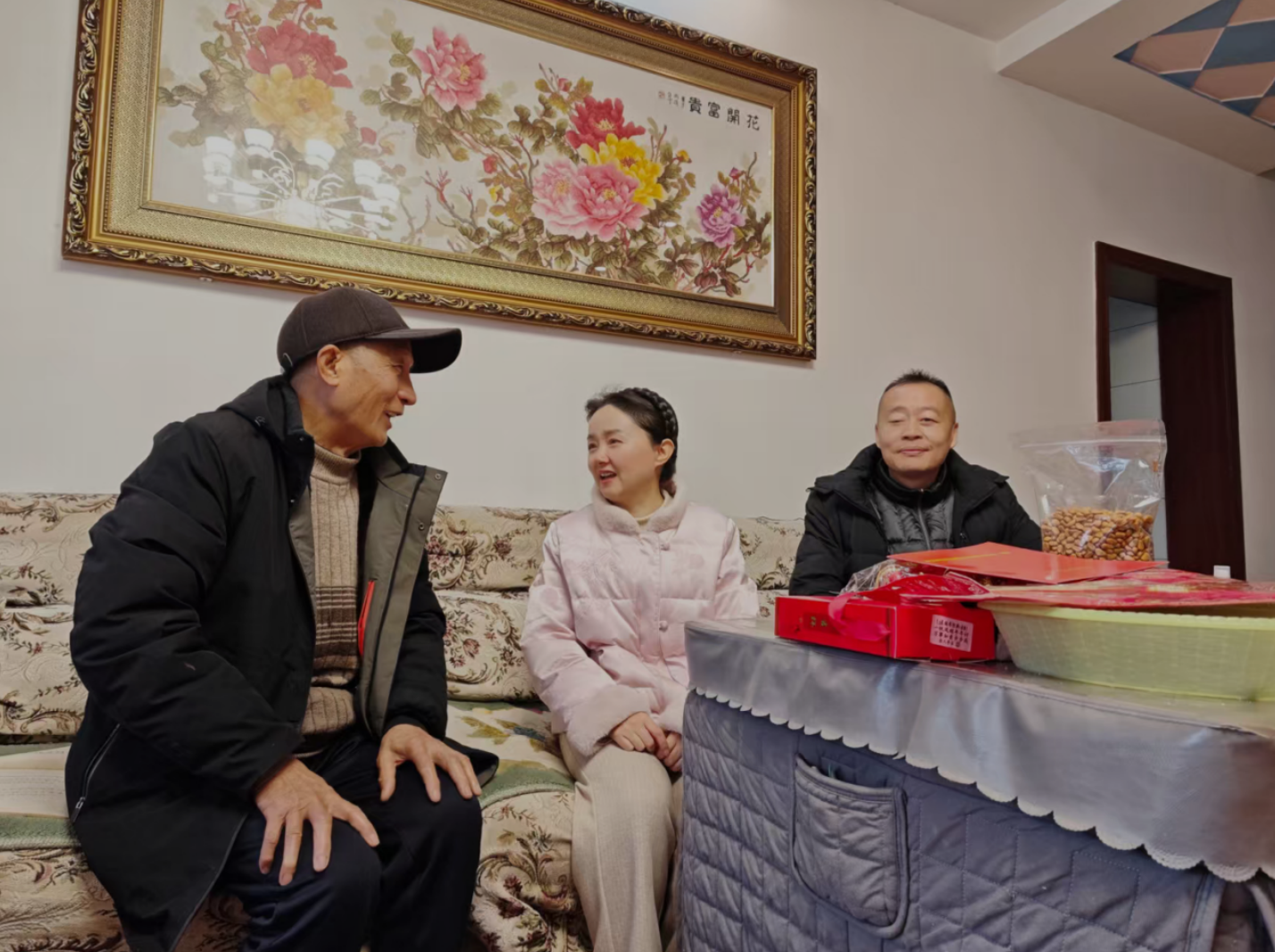 检徽映照团圆时：一次有温度的“新春拜访”