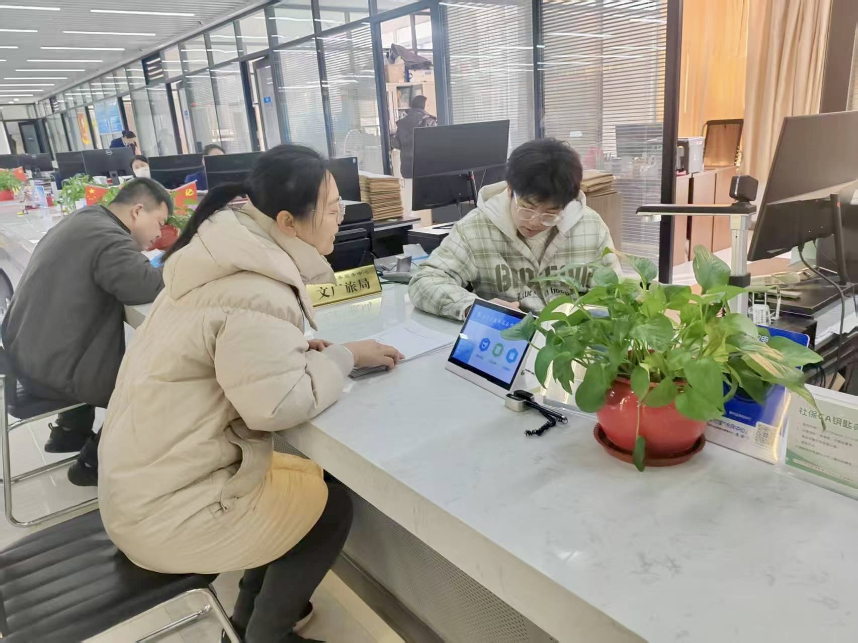 河南洛阳：爱心助残，青春行动