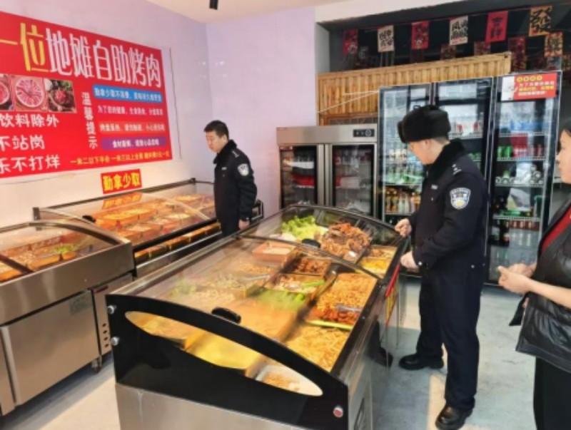 护航新春佳节 筑牢食药安全——黑龙江省林区公安局通北分局森侦大队“三个坚持”开展食药安全专项检查